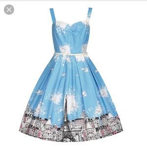 Lindy bop UK 26/us 22 doesn’t include belt